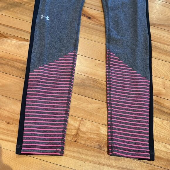 Under Armour gray black sideseam stripe, blocked striped lower leg leggings. Sm - Picture 4 of 6
